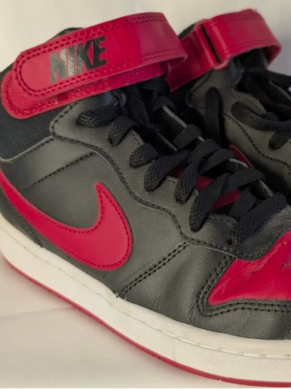 Nike Court Borough Mid 2 Unisex Kids Mid Top Sneakers Black/Red Leather 5.5Y